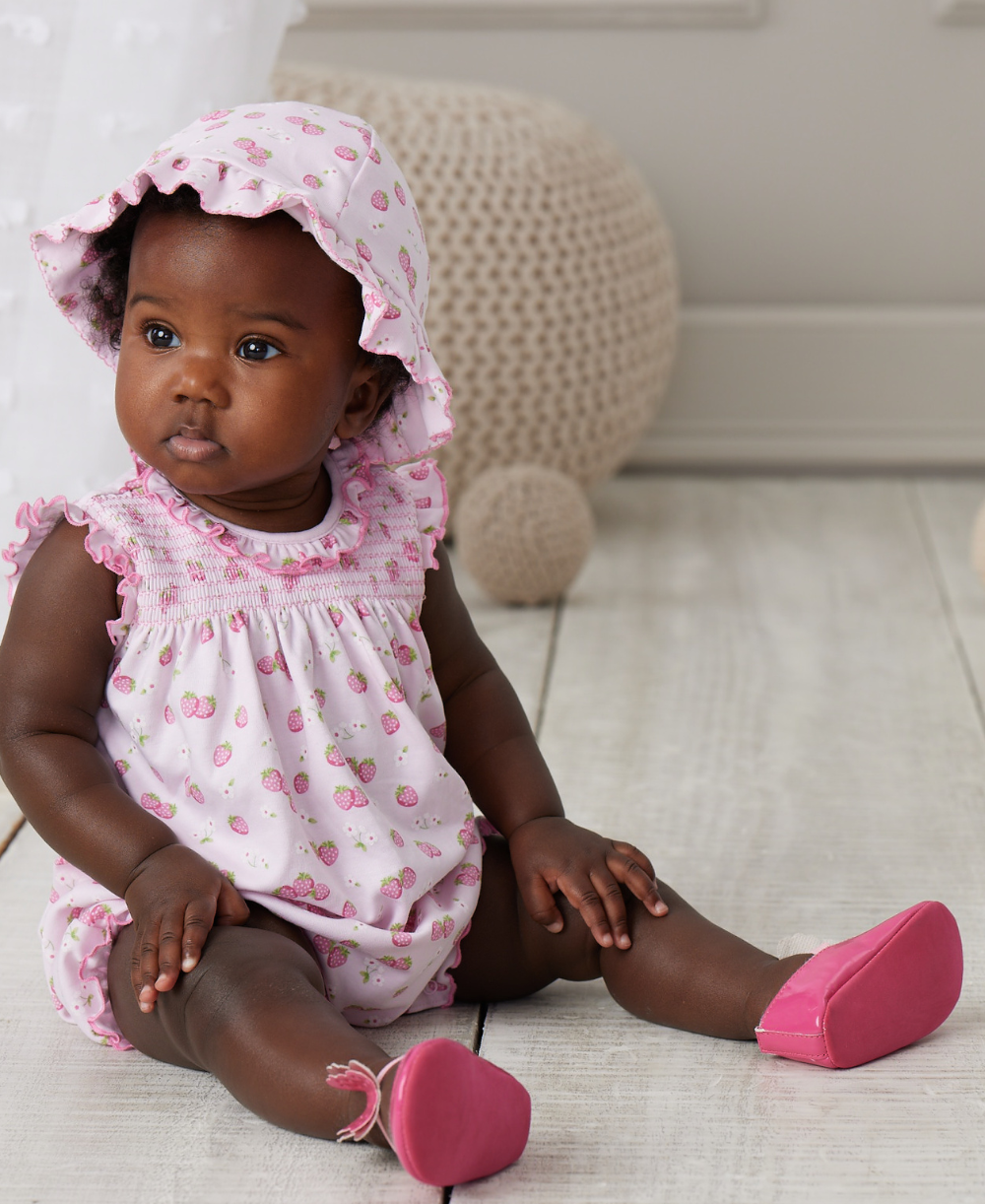 Kissy kissy deals hat